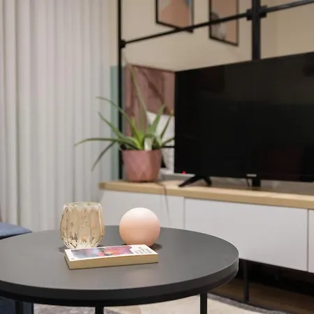 Three Doors Apartments, Strawberry Apartament *