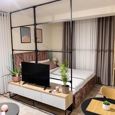 Apartament Three Doors Apartments, Strawberry