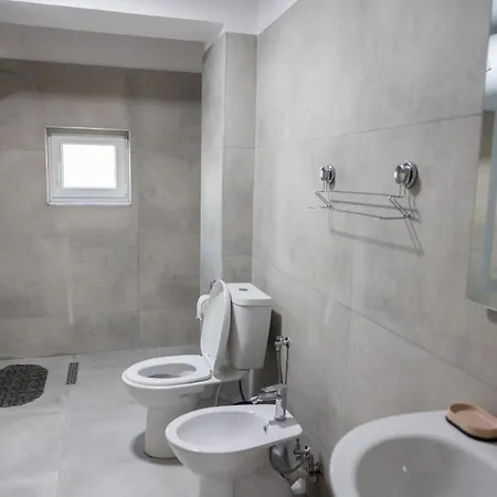 公寓 Three Doors Apartments, Strawberry *