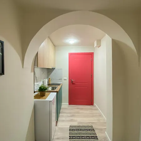 Apartament Three Doors Apartments, Strawberry *